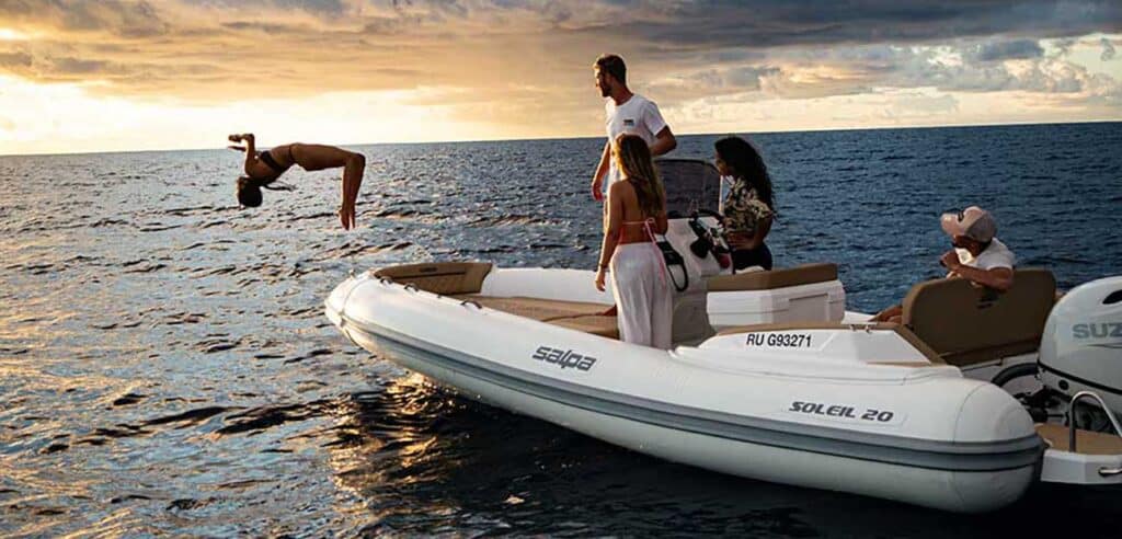 Location bateau avec skipper 2 Sortie privée en bateau sur la côte ouest de La Réunion